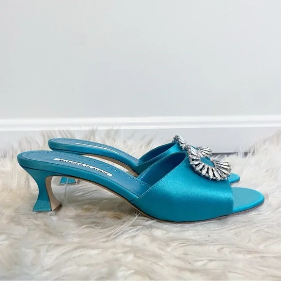 Manolo Blahnik Laalita 50 Embellished Buckle Satin Mule Sandal size 39 - Picture 12 of 12